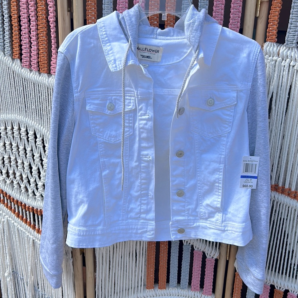 Wildflower NWT denim vest&sweatshirt combo- size XL- white and light gray